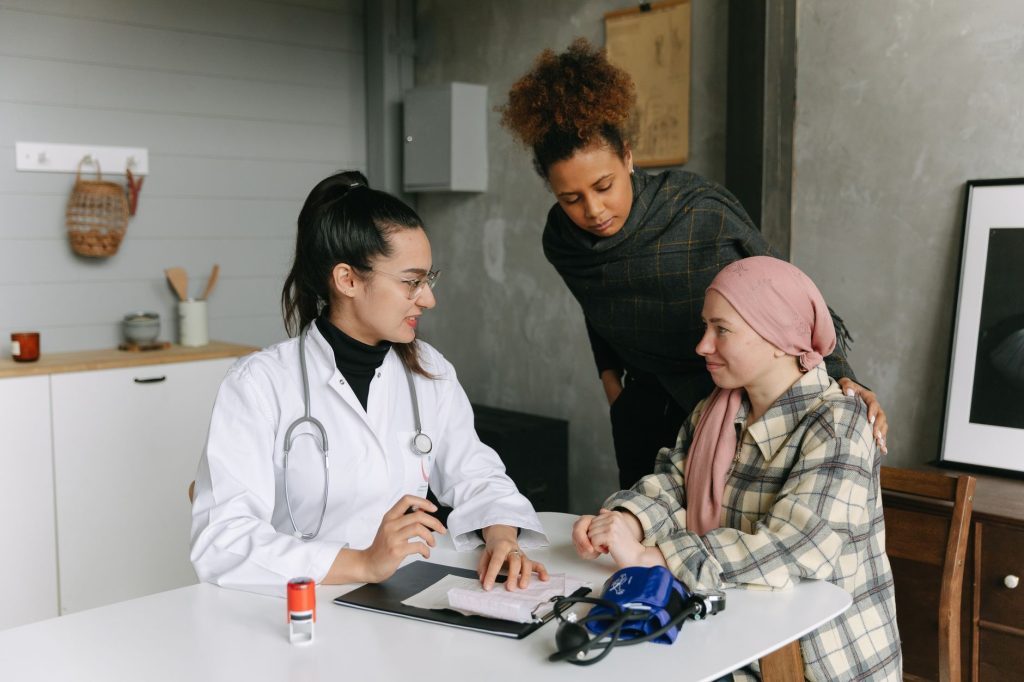Comment les initiatives de santé communautaire peuvent-elles améliorer le bien-être collectif ?