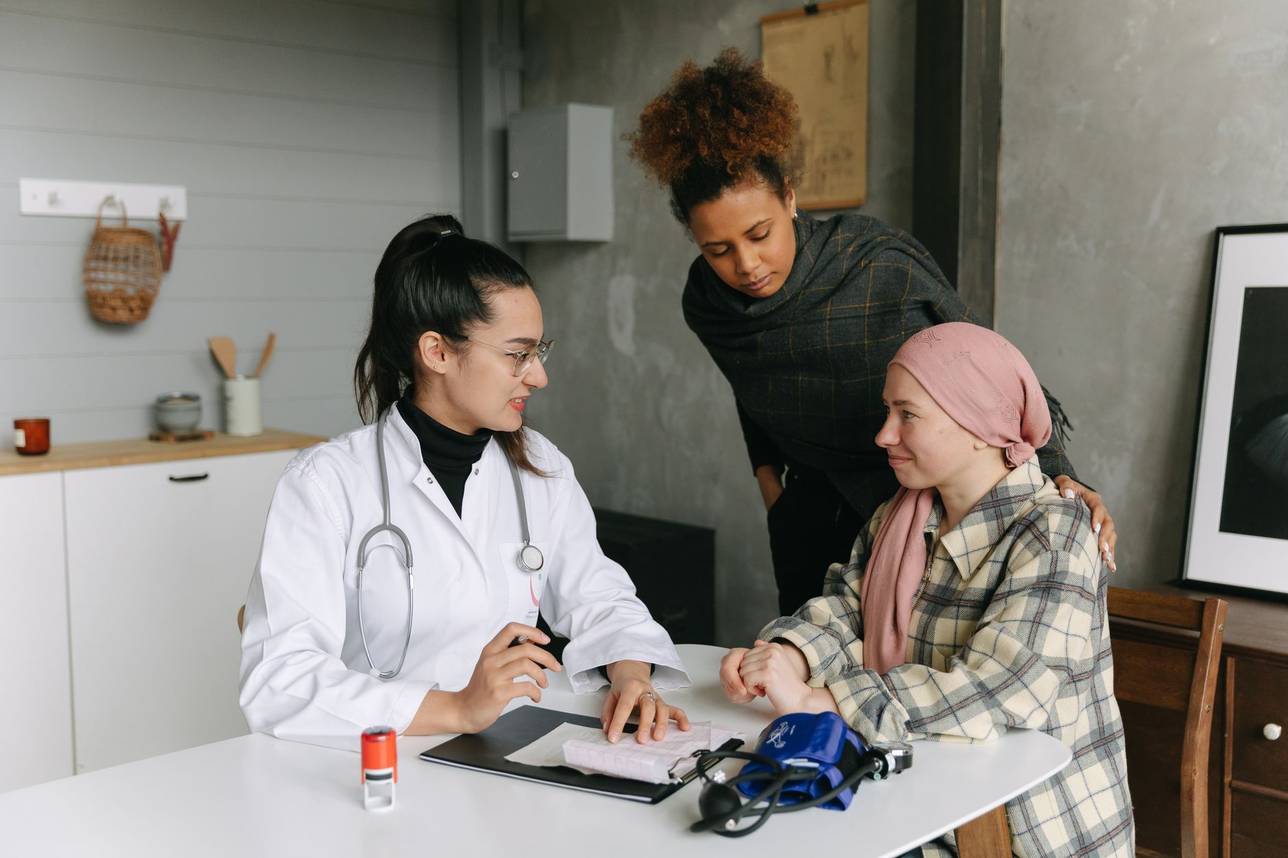 Comment les initiatives de santé communautaire peuvent-elles améliorer le bien-être collectif ?